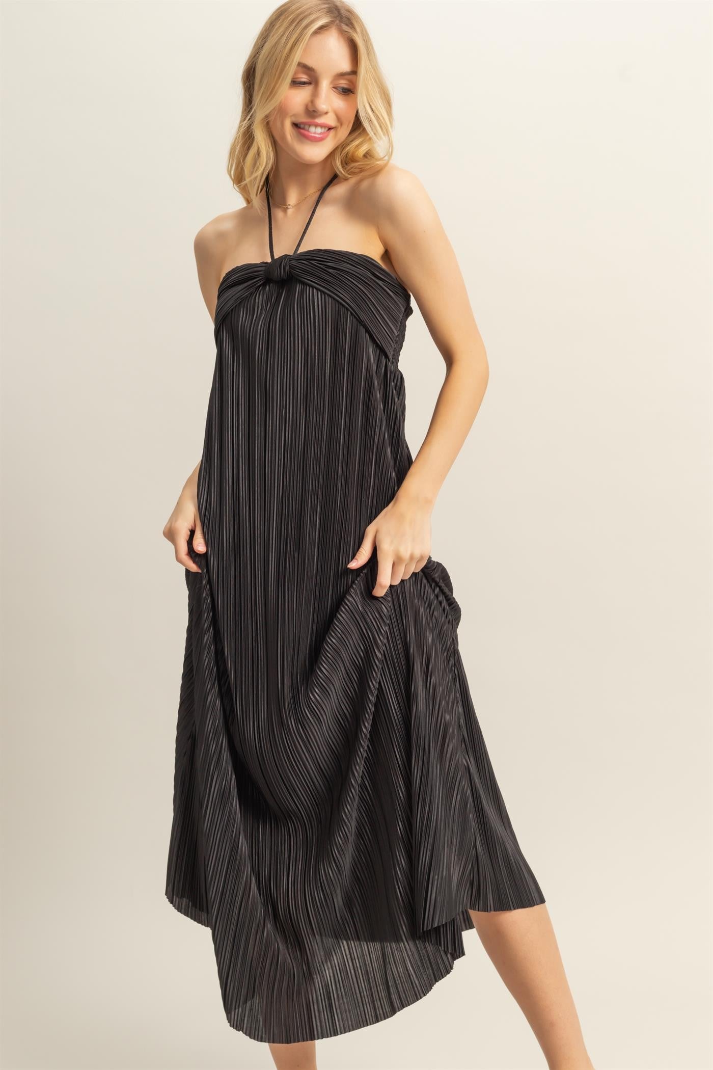 Vestido Largo Plisse Halter Neck Flowy Dress