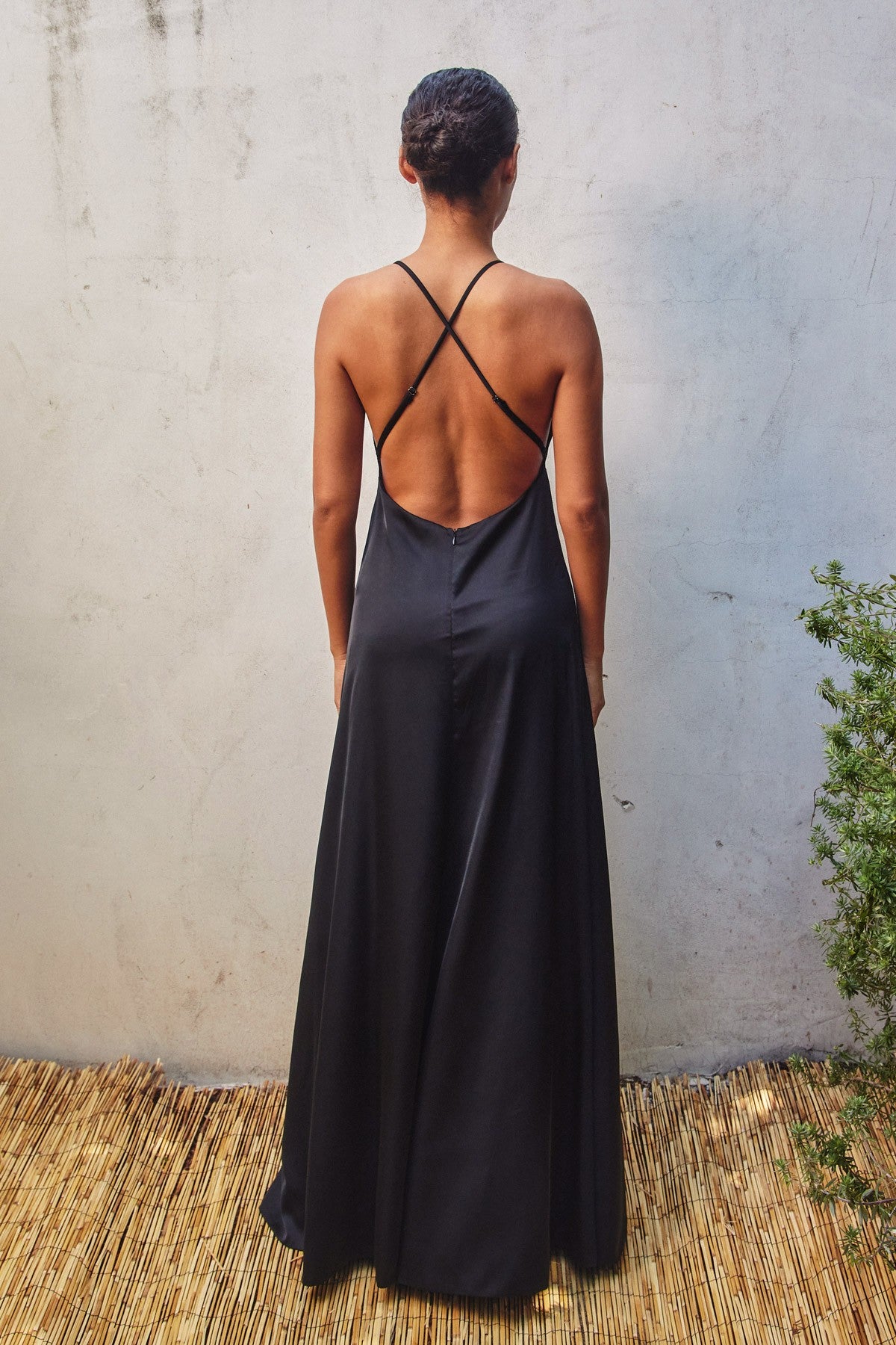 Vestido Largo Open Back Pluning Maxi Dress