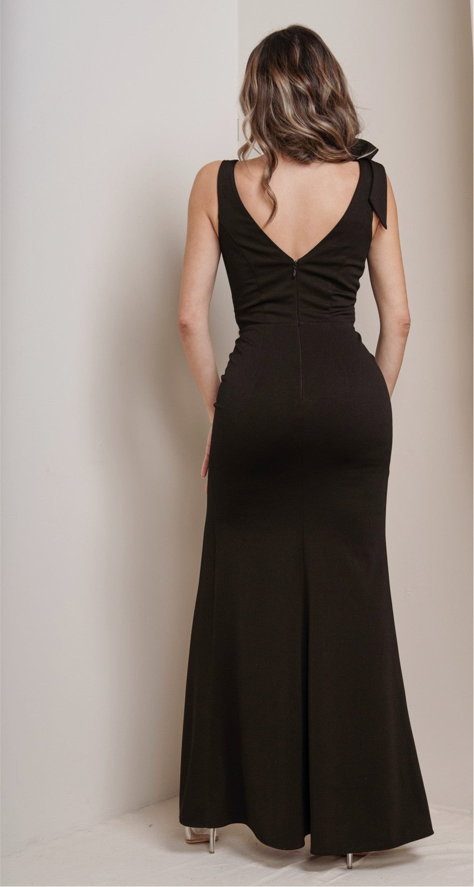 Vestido Largo Deep V-Neck Fitted Dress With Slit